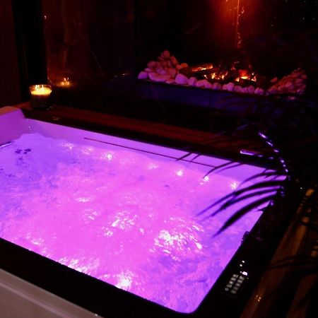 Love Room Gold - Les Delices Rooms Angers Ngoại thất bức ảnh